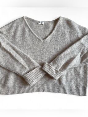 V-Neck Lightweight Women's Sweater - Gray, American Vintage East